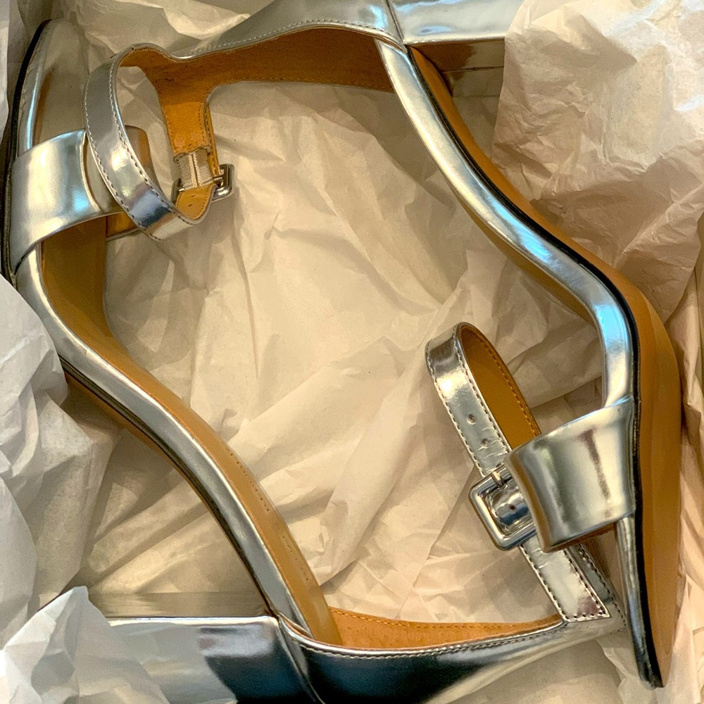 Banana Republic - Sandal Block Heel- Size: 7.5 - Metallic Silver